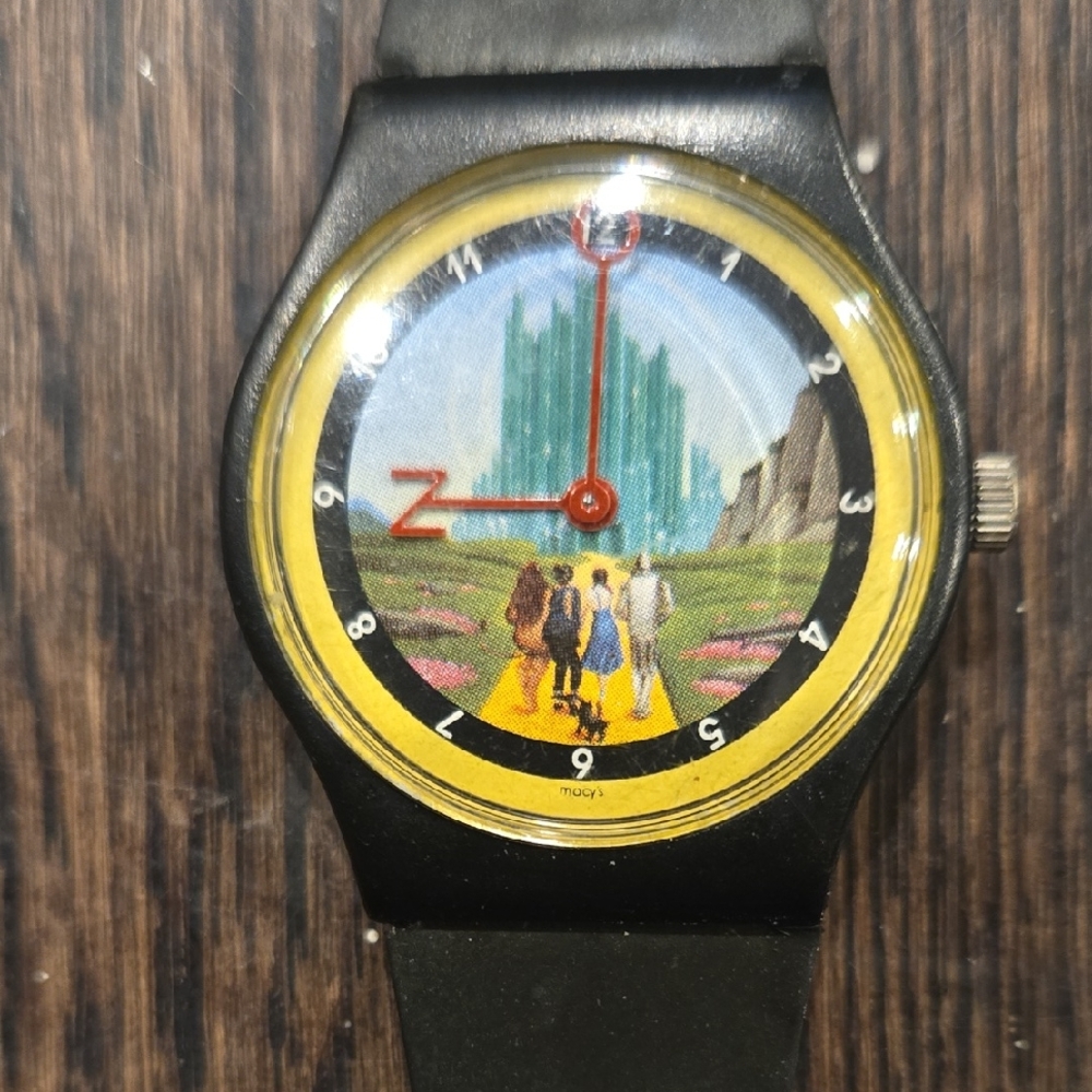 Artistic Black and Yellow Women's Watch
